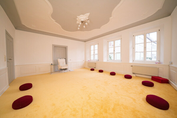 Meditationsraum für Meditationsabende und Meditationslehrer Ausbildungen an der Lichtbewusstseinakademie Süd